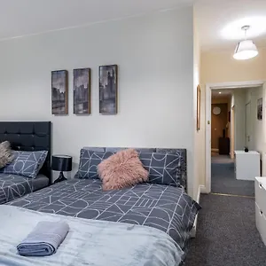 https://newcastle-city-centre-super-spacious-apartment.hotels-newcastle-upon-tyne.com